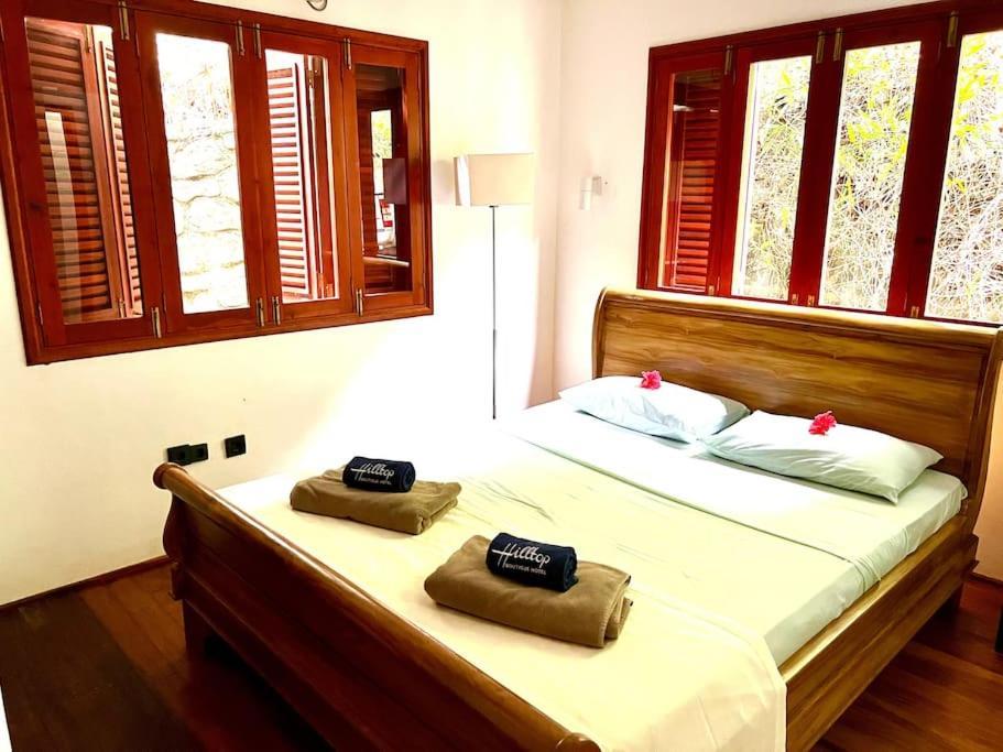 Hilltop South - Villa Bougainville Takamaka Bagian luar foto
