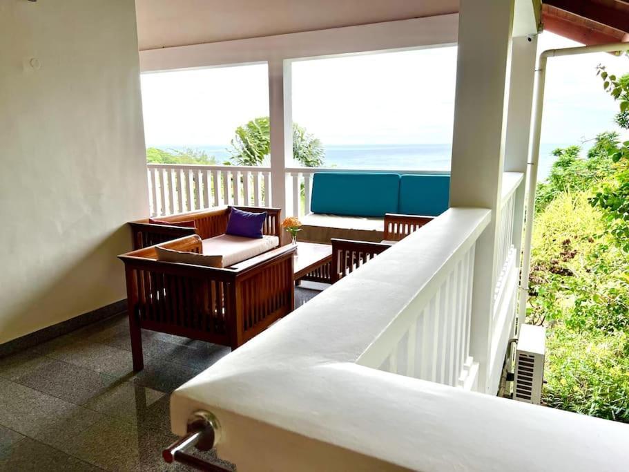 Hilltop South - Villa Bougainville Takamaka Bagian luar foto