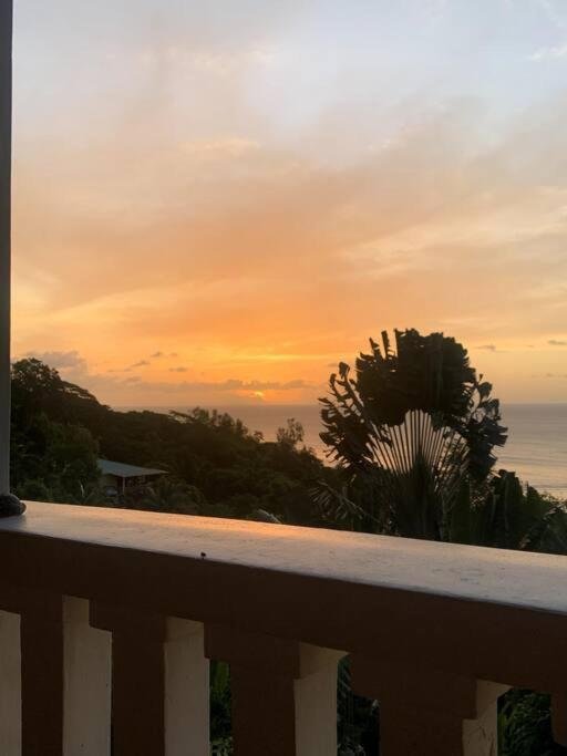 Hilltop South - Villa Bougainville Takamaka Bagian luar foto